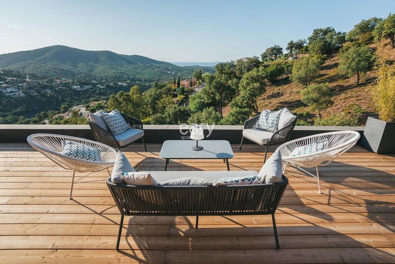 villa available for cocktail event rental in the Var region of FRANCE